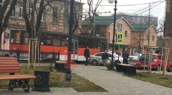 Простой трамваев в Краснодаре из-за аварии.